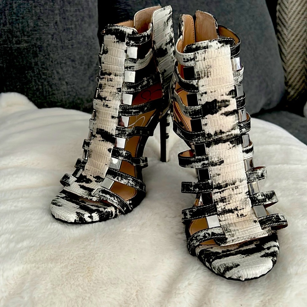 Jessica Simpson snakeskin pumps